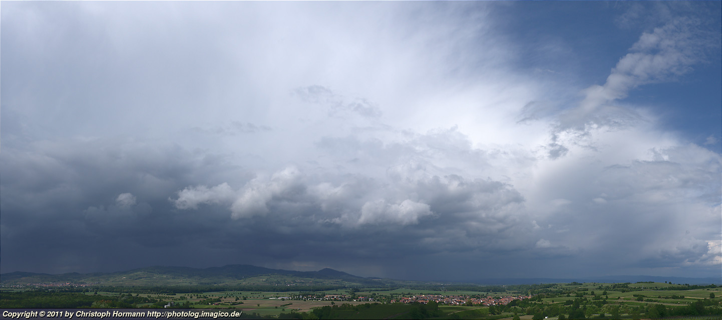 Bild 76: Regen über dem Kaiserstuhl